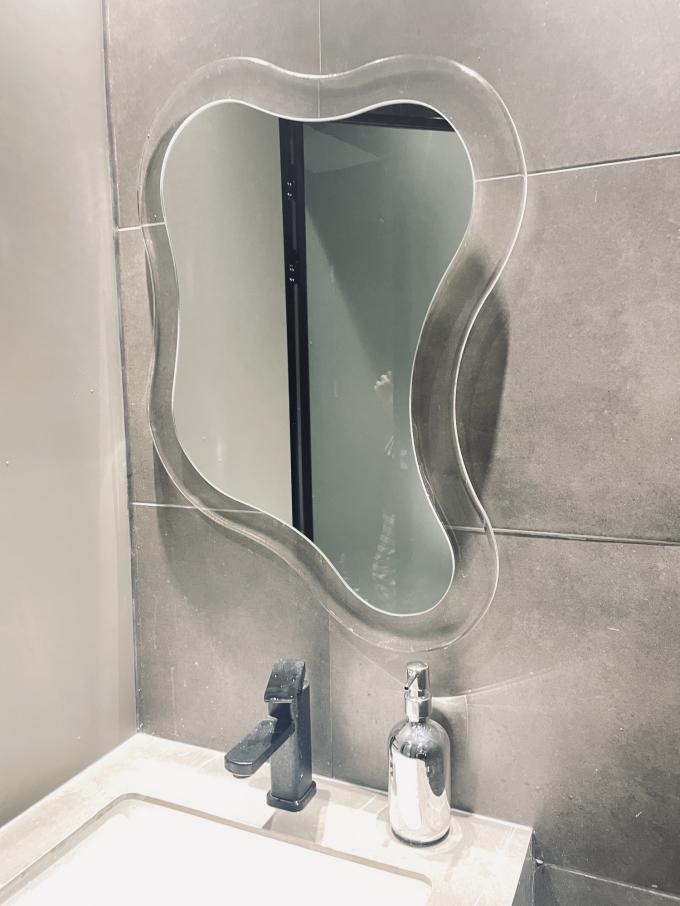 Lighted Acrylic Wall Mounted Magnifying Mirror For Bathroom Vanity 9