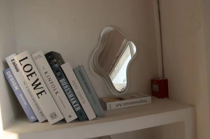 Lighted Acrylic Wall Mounted Magnifying Mirror For Bathroom Vanity 12
