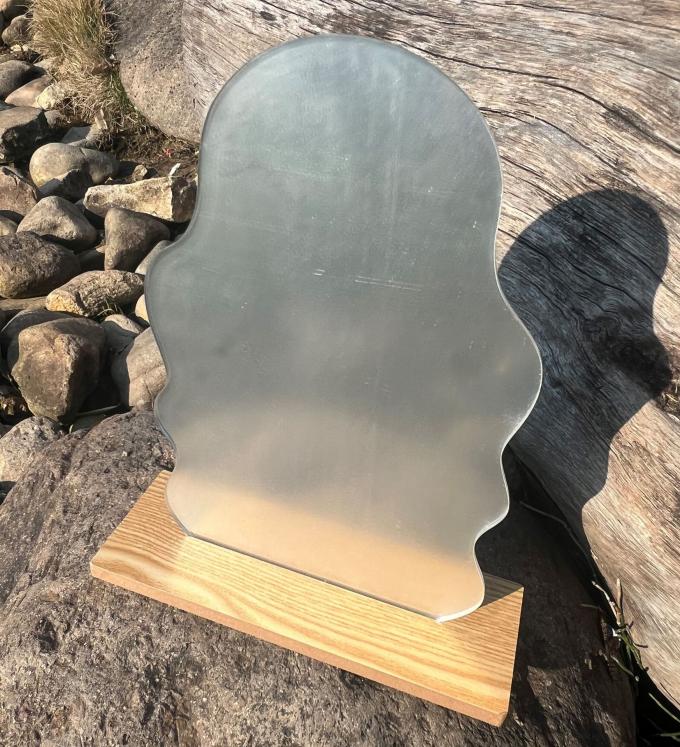 Curvy Portable Lighted Makeup Mirror Wood Stand For Vanity 17