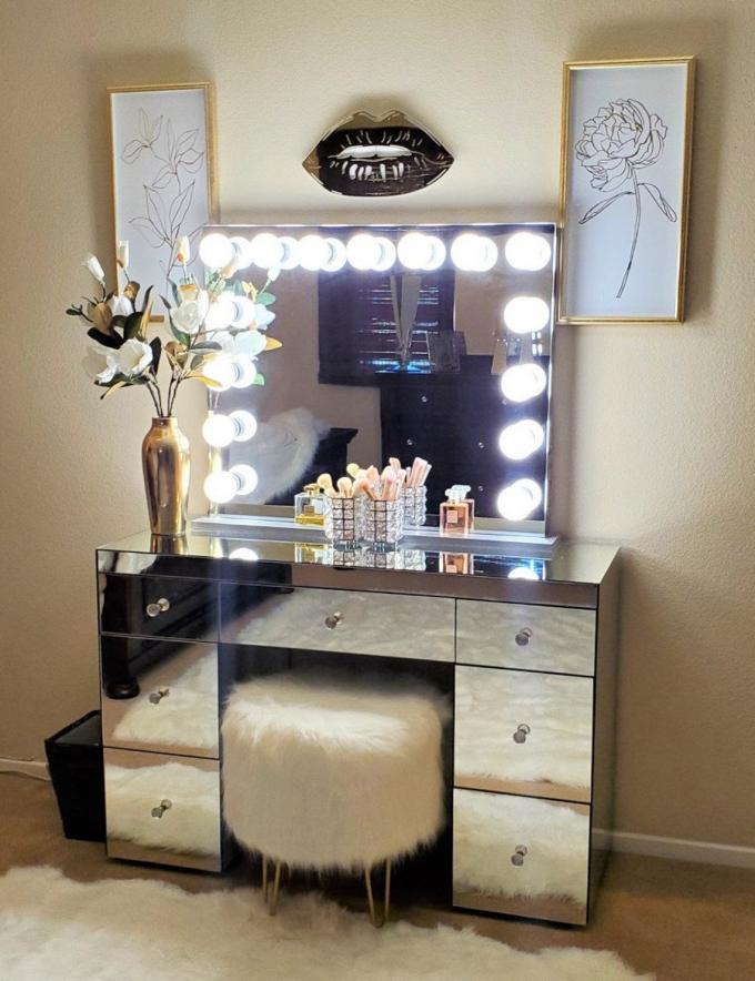 Custom Designs Vanity Lights Ideal for Table Desktop Dresser and Bathroom Dressing 9