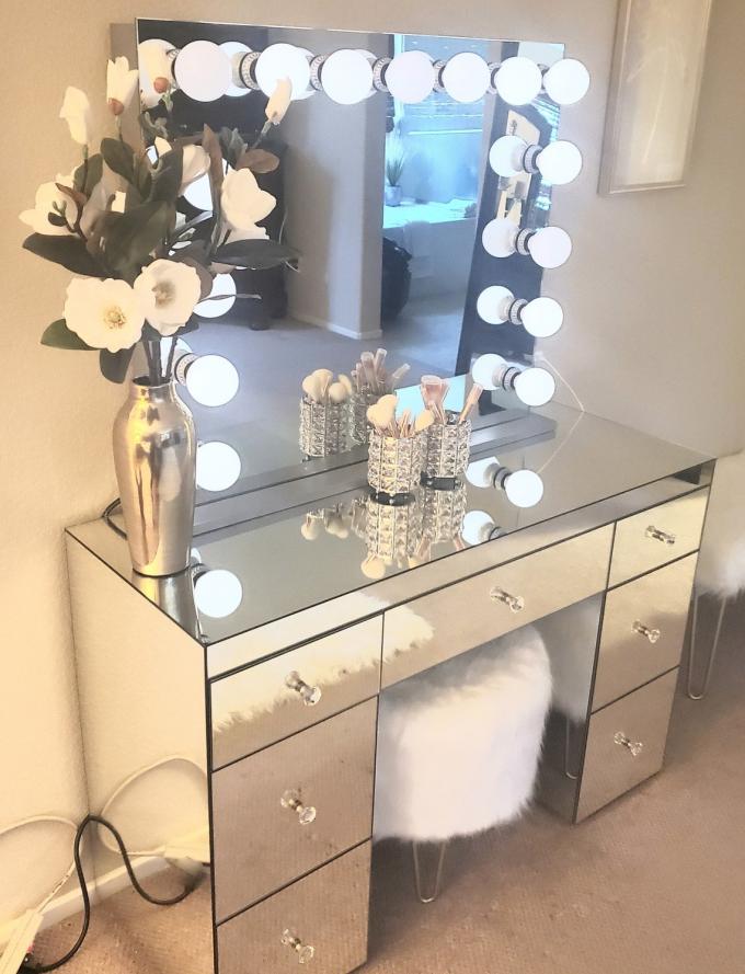 Custom Designs Vanity Lights Ideal for Table Desktop Dresser and Bathroom Dressing 8