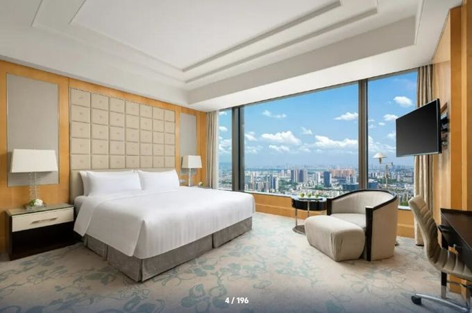 son şirket davası hakkında Shangri-La, zarif odaları ve şehre muhteşem manzarası olan zarif 5 yıldızlı otel.  1