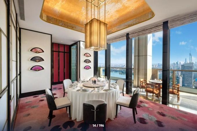 son şirket davası hakkında Shangri-La, zarif odaları ve şehre muhteşem manzarası olan zarif 5 yıldızlı otel.  6